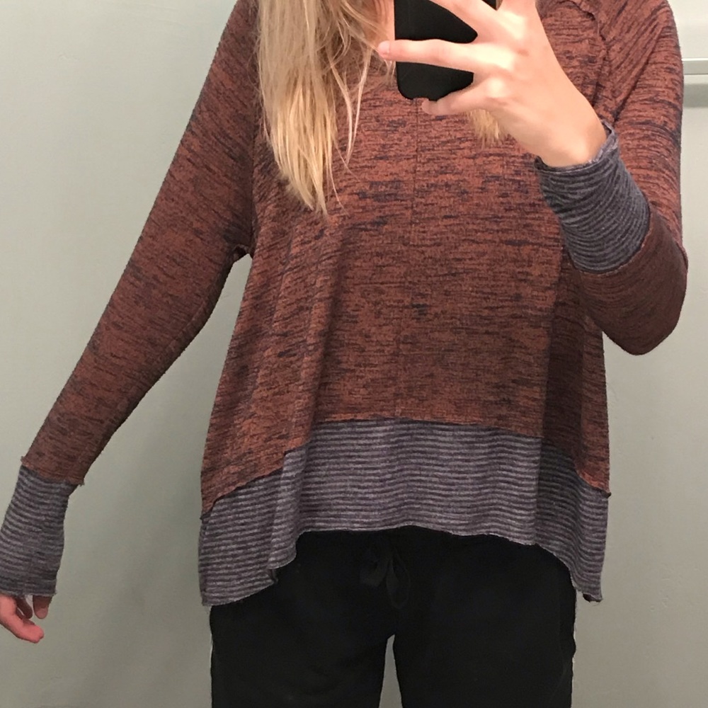Francesca’s sweater - Picture 4 of 4